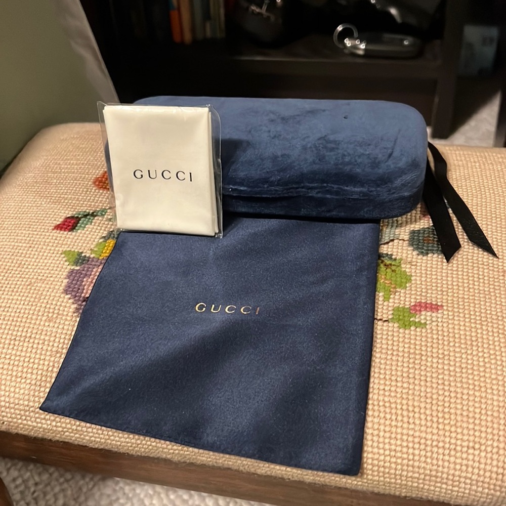 Gucci designer sunglasses case !!!